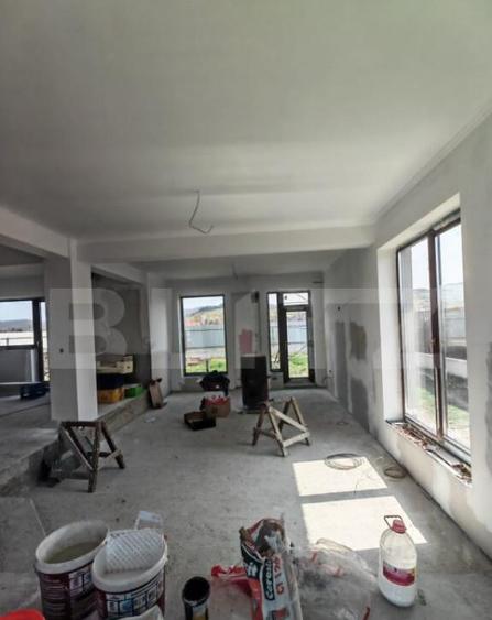 Casa de vanzare Tarlungeni 5 camere, teren, garaj, in - 1