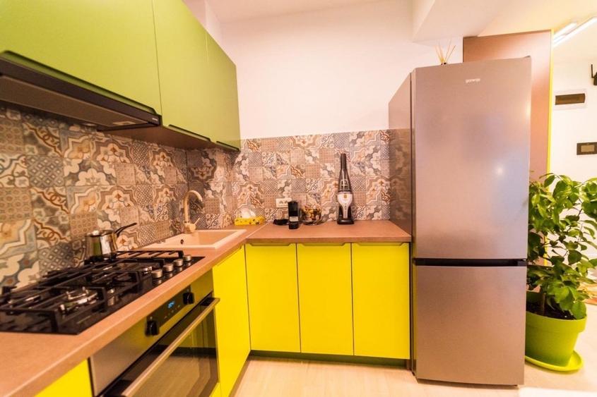 Garsonieră modernă de închiriat – Mamaia, zona Butoaie, vedere frontală la lac - 9