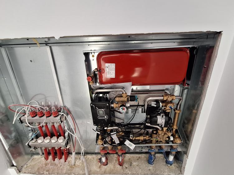 Bloc IRIS/ SEDAKO, in spate OMV Aradului, 2 cam+ parcare/prin Agentie - 13