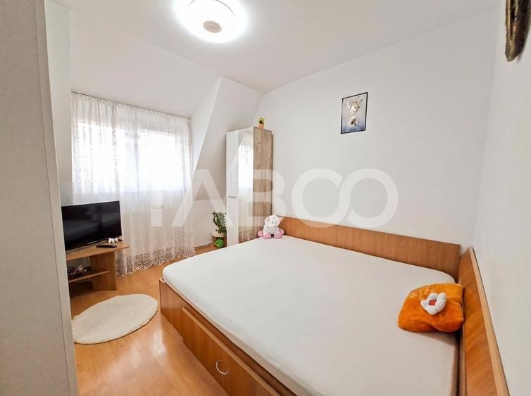 Apartament cu 3 camere de vanzare - mansarda Vasile Aaron - intabulata - 2