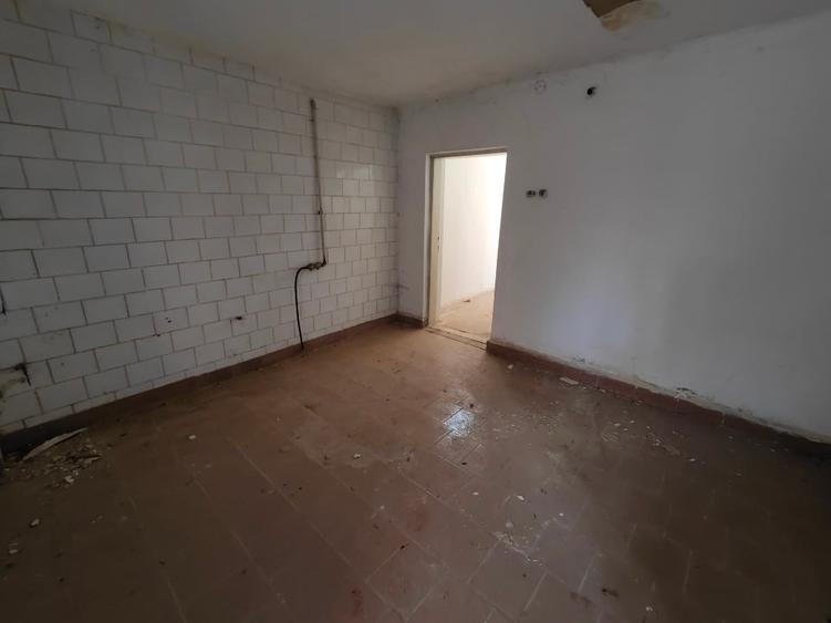 Casă brâncovenească + teren generos - Pucioasa, zona centrala - 8