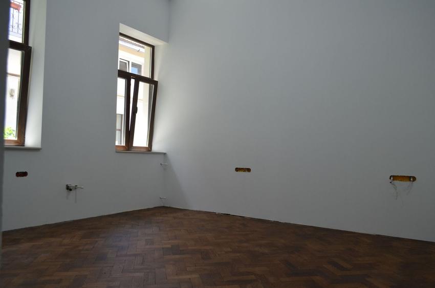 Apartament renovat in zona centrala - 7