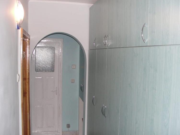 Proprietar vând apartament 3 camere - 4