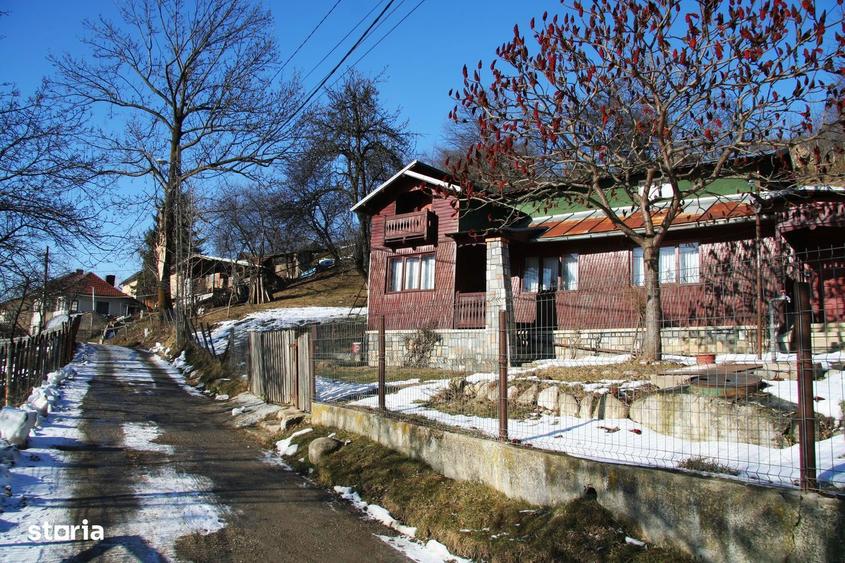 Casa gospodarului, bine intretinuta, cu teren generos Comarnic - 4