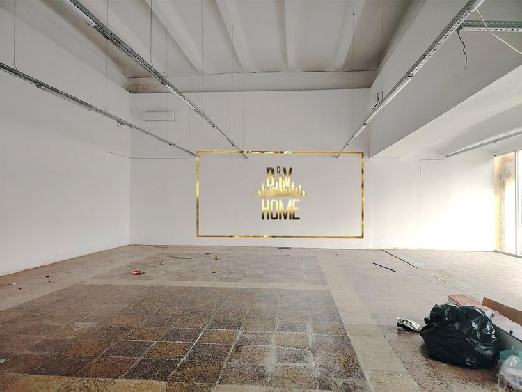 Spatiu comercial vitrat la 100 m de plaja - 2