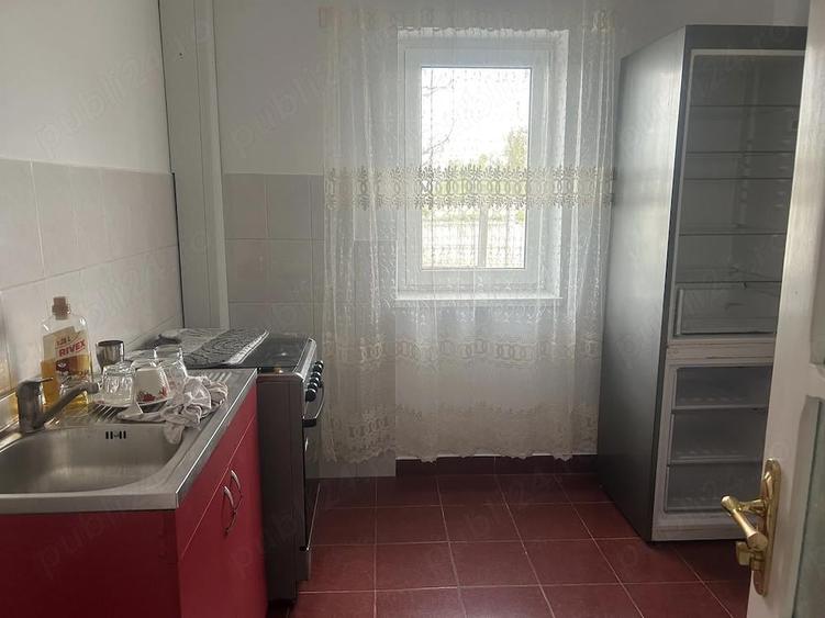 Inchiriez apartament mobilat - 3