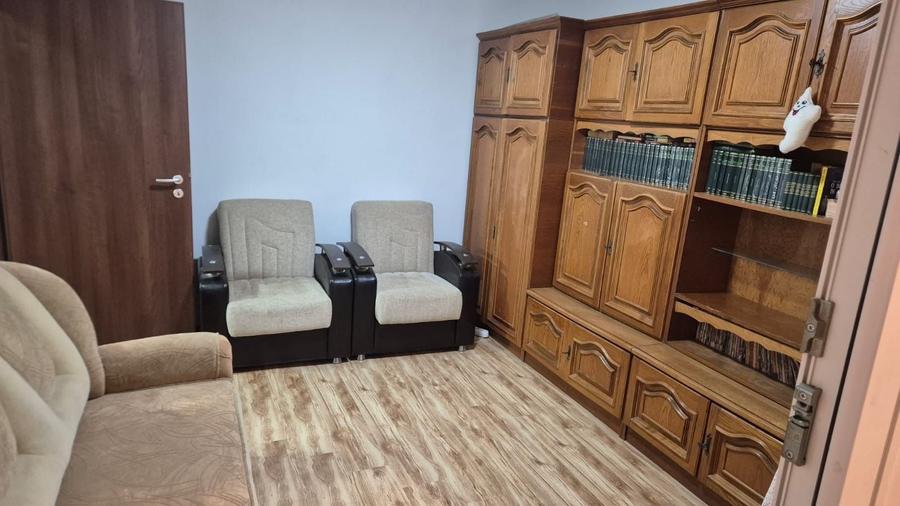 Apartament cu 3 camere decomandat, mobilat în Brâncoveanu