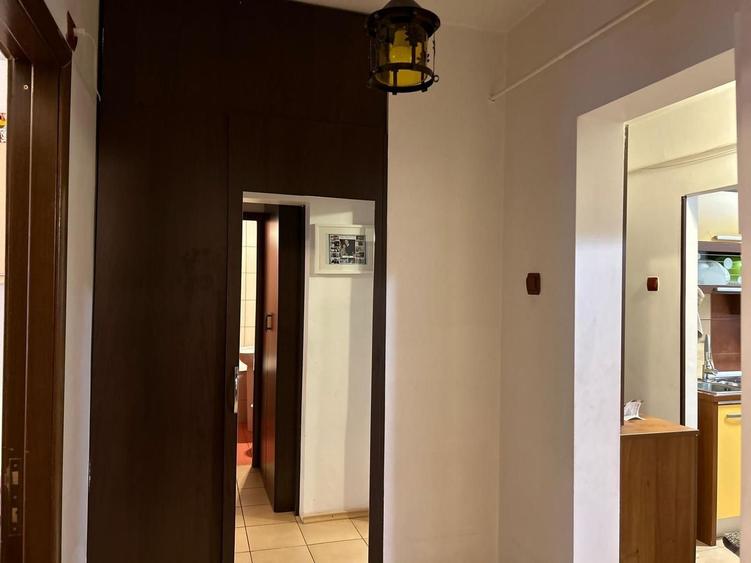 Apartament cu 3 camere în zona, mobilat si utilat -  Piata Centrala - 4