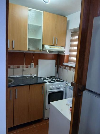 Inchiriez Garsoniera etaj 2 str Alion - 5