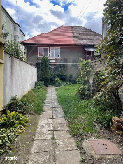 Casa duplex in centrul orasului, cu acces auto - 1