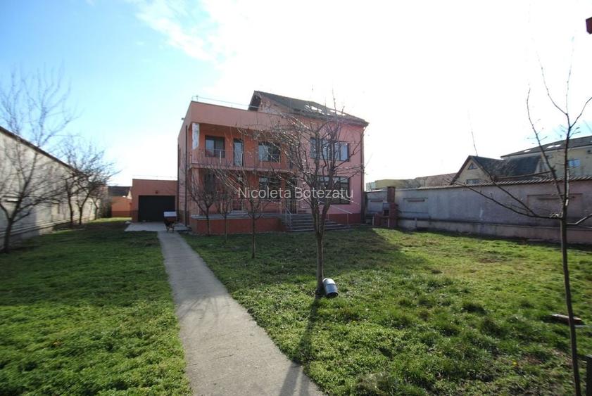 Casa cu o arhitectura deosebita si teren generos in zona Mehala