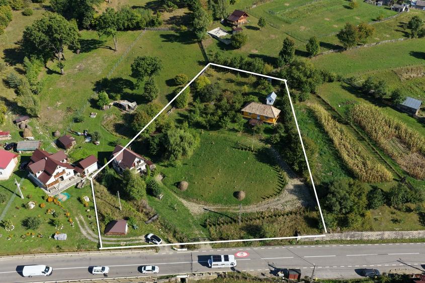 Casă individuală cu 5 camere cu Garaj în Buhalnița