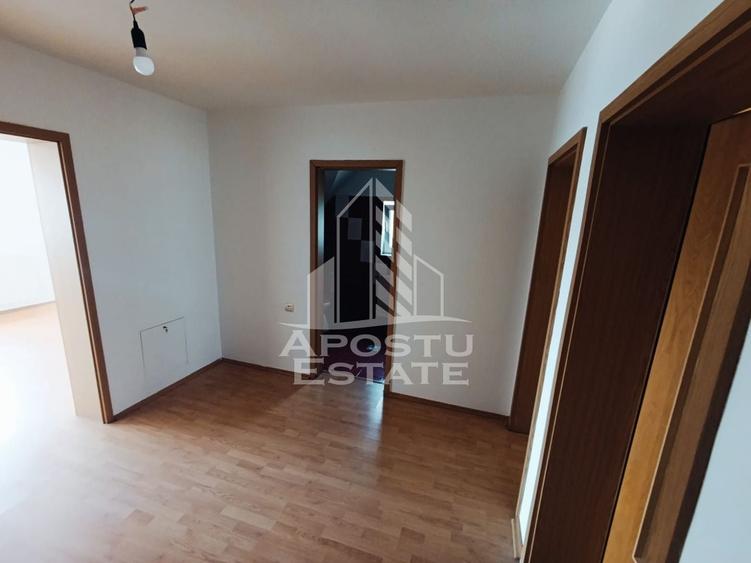 Casa individuala, Timisoara, zona Girocului, 5 camere, 2 bai - 10