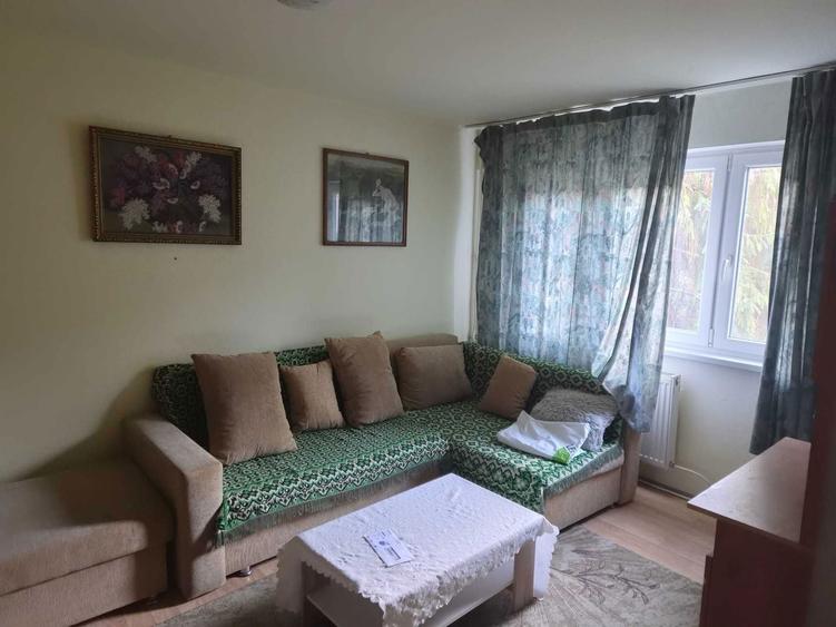 Inchiriez Apartament cu 2 camere - 4