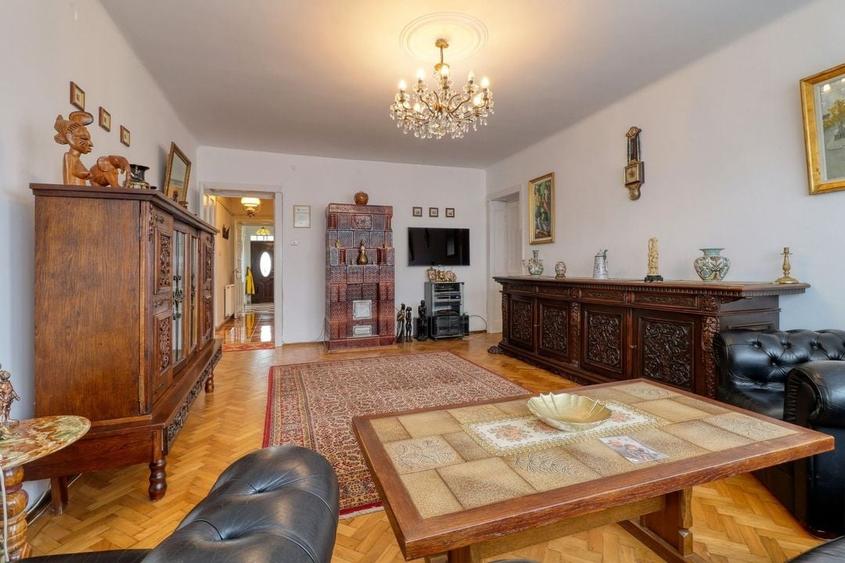 Investitie -Oportunitate - Casă boierească  de poveste- 7000 mp teren, - 49