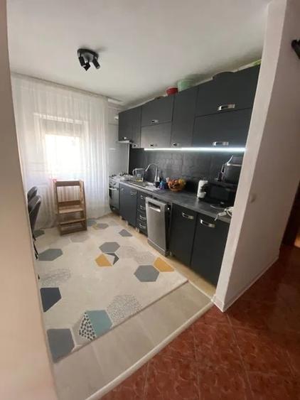Apartament cu 2 camere decomandat, mobilat în Uzina 2