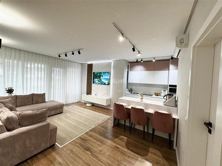 Apartament cu 3 camere decomandat în Central Apartament cu 3 camere decomandat în Central