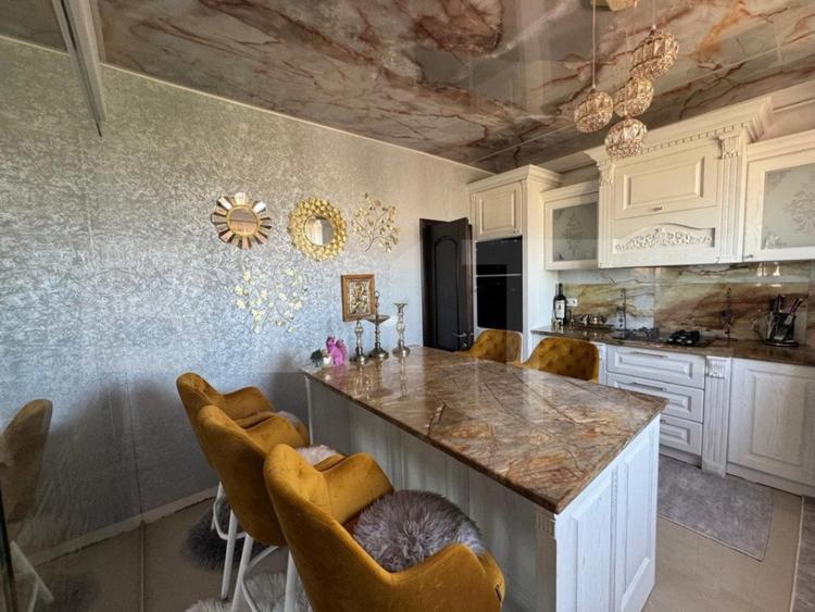 Penthouse ,4 camere , 177 mp , zona centrala ,Radauti - 7