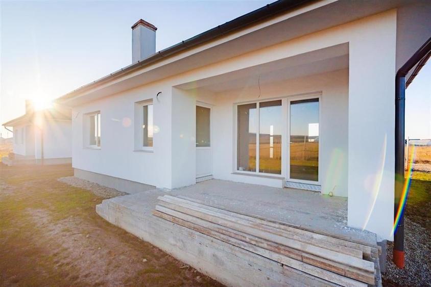 RECO Casa plan parter cu 3 camere, semifinisata, la 7 minute de Oradea - 1