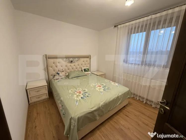 Casă cu 7 camere cu Teren 3173 Mp în Central