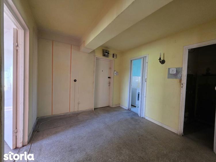 Apartament 3 camere de vanzare Deva, zona Piata (Str. I.L. Caragiale) - 2