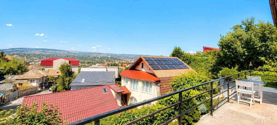 Casă cu 3 camere în Zorilor