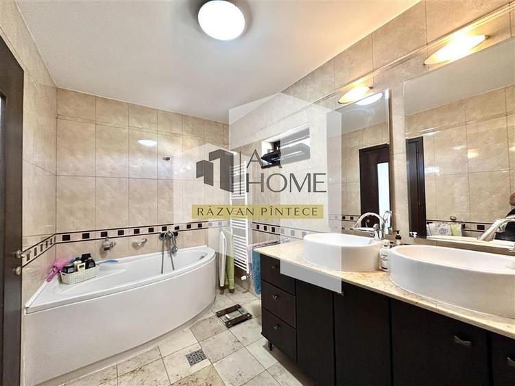 Proprietate impresionanta cu piscina interioara, zona centrala, Ploies - 13