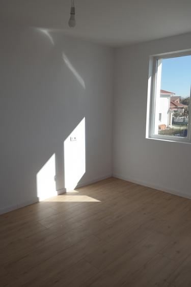 Crevedia, zona retrasa, liniste, 1.3 km de sos. Bucuresti - 13