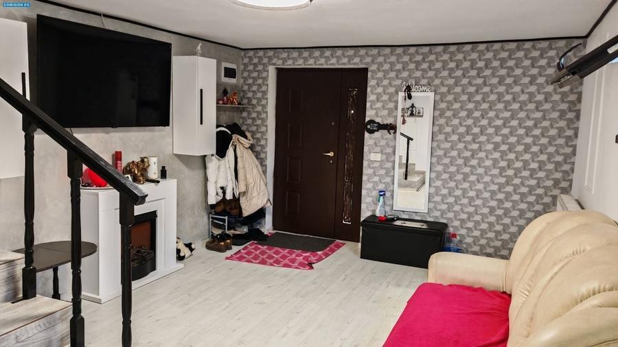 COMISION 0% Casa de vanzare cu mansarda - 1