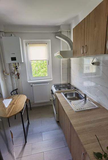 Inchiriez apartament cu doua camere - 1