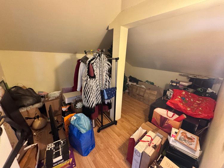 Casa deosebita sector 4 P+1+M. 6 cam.Util 418mp. Teren 1638mp - 44