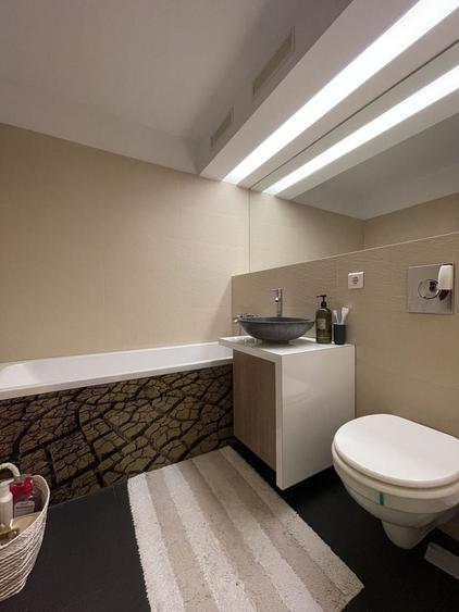 Apartament cu 3 camere decomandat, mobilat în Națiunile Unite