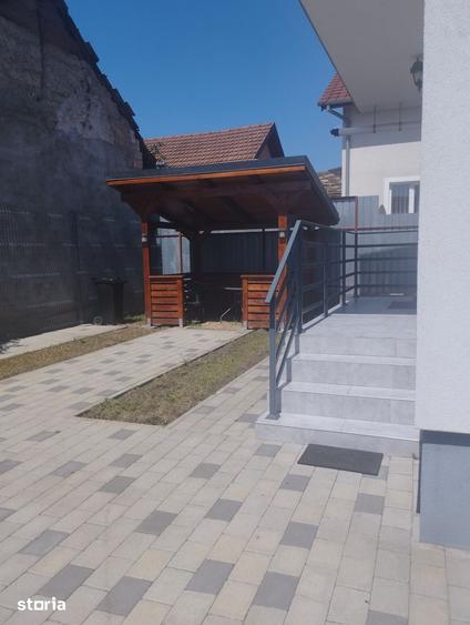 Edyklo Imobiliare va propune la inchiriat casa 3 cam.,in cart.Bulgaria - 14