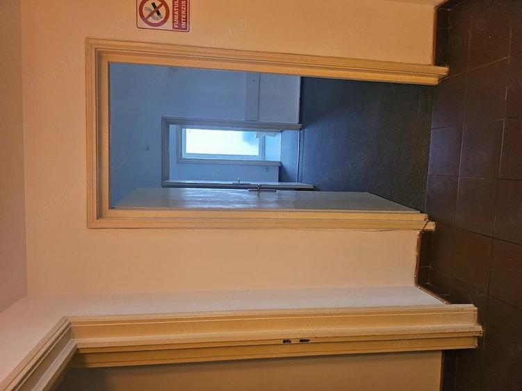 Apartament cu 4 camere semidecomandat în Magheru