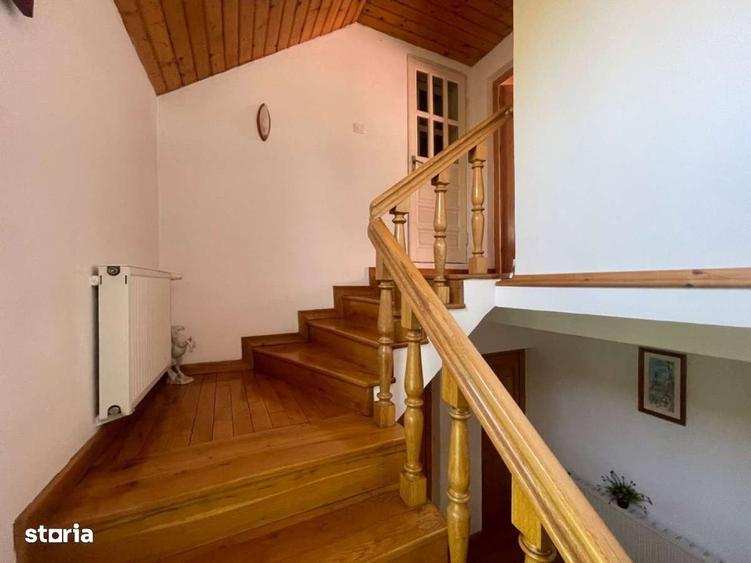 Casă cu 4 camere în Central