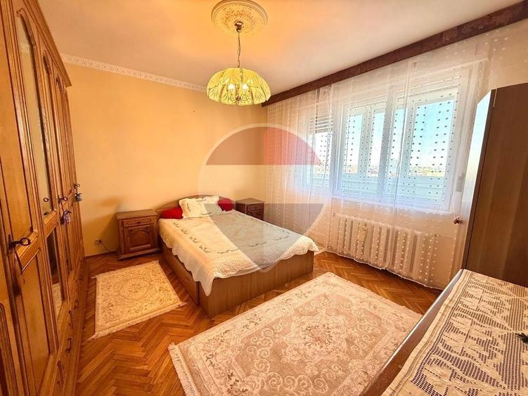 Apartament cu 4 camere decomandat, mobilat în Ultracentral