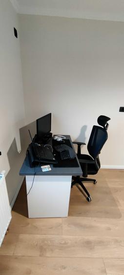 Apartament cu 3 camere decomandat în Exterior Vest