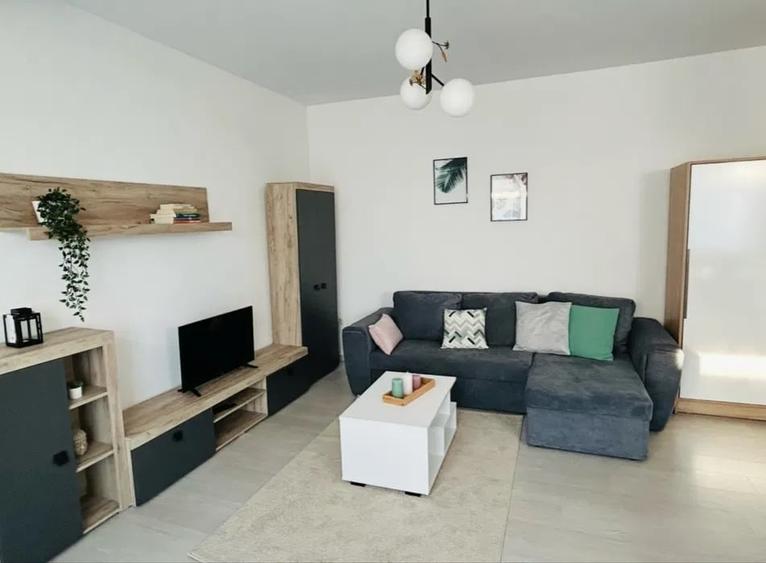 Apartament cu 2 camere semidecomandat, mobilat în Florești — fotografia 3
