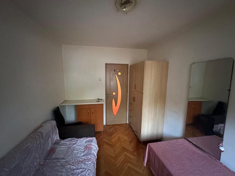 Apartament cu 4 camere semidecomandat, mobilat în Dacia