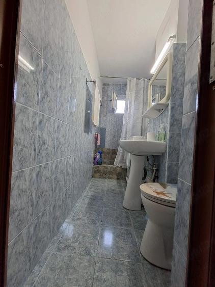 Apartament cu 3 camere semidecomandat în Spitalul Județean