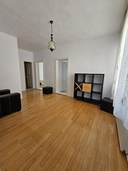 Casă cu 4 camere cu Teren 800 Mp în Ghiroda