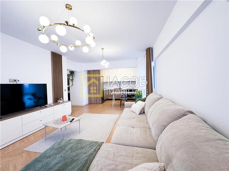 Apartament cu 2 camere semidecomandat în 9 Mai