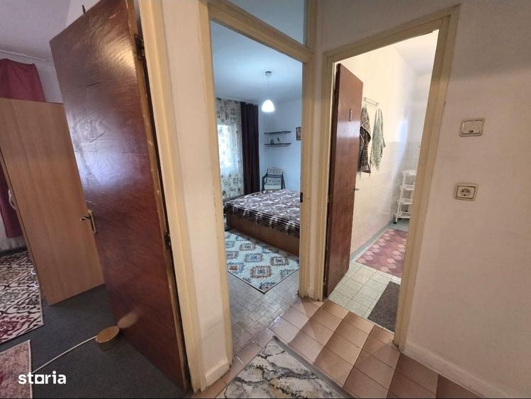 Apartament cu 3 camere decomandat în Răcădău