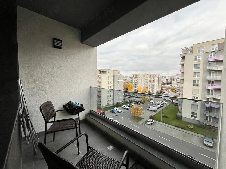 Apartament cu 2 camere nedecomandat în Tractorul
