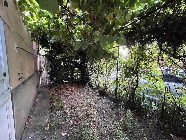 Apartament cu 2 camere decomandat în Confecții