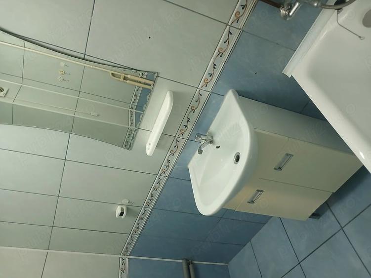 Garsonieră decomandată în Vest