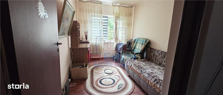 Apartament cu 3 camere decomandat în Bd. Independenței