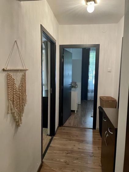Apartament cu 3 camere decomandat în Brâncoveanu