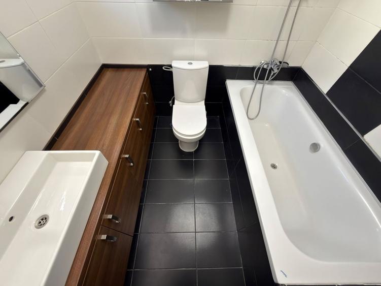 Duplex cu 3 camere cu Canalizare în Central