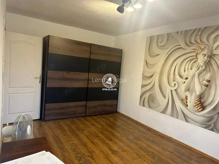 Apartament 3 camere de vanzare, Galata